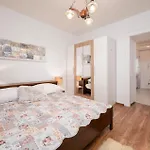 1 Bedroom Beautiful In *