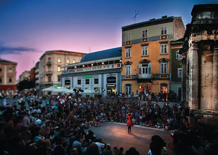 1 Bedroom Beautiful In *