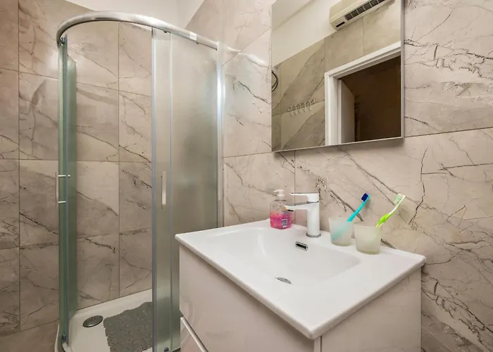 1 Bedroom Beautiful In * Pula