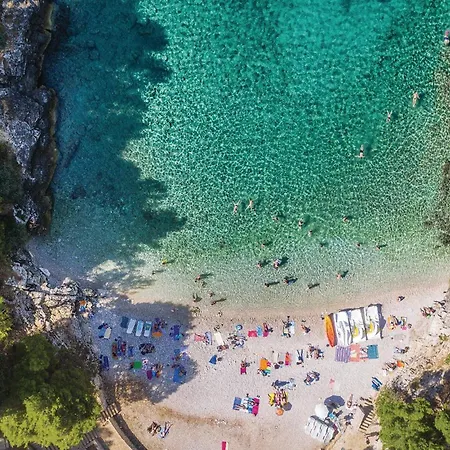 1 Bedroom Beautiful In * Pula